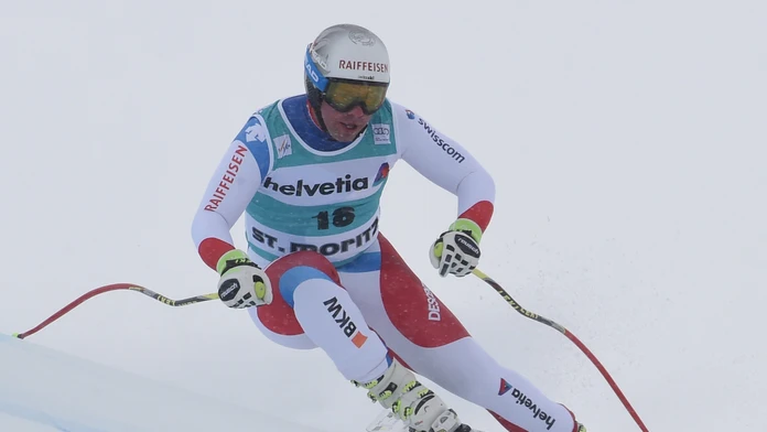 Beat Feuz počas finálového zjazdu Svetového pohára v St. Moritzi