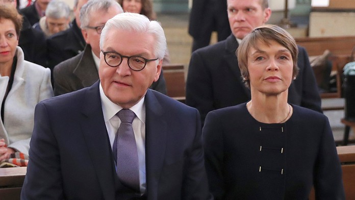 Frank-Walter Steinmeier s manželkou Elke Buedenbenderovou.