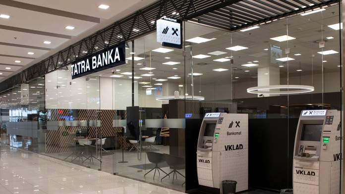 Tri slovenské banky plánujú v nedeľu odstávku, viaceré služby budú nedostupné