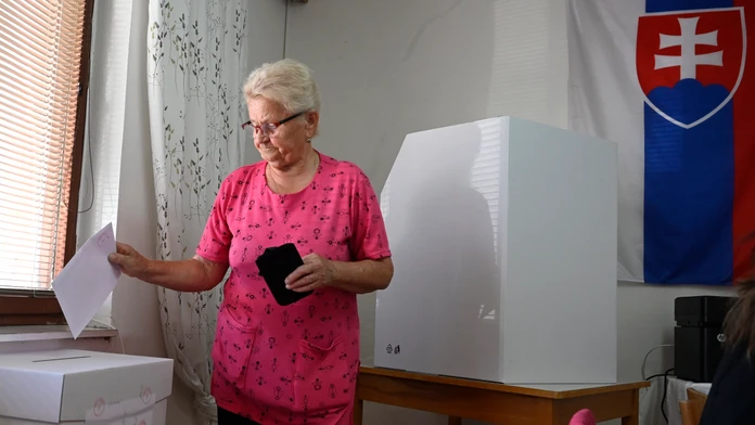 PRIESKUM: Nič nie je isté, štvrtina voličov ešte stále váha