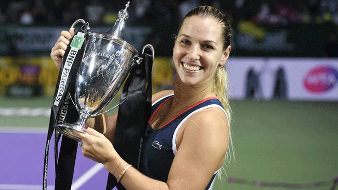 Dominika Cibulková so vzácnou trofejou zo Singapuru