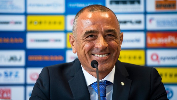 Spĺňame Calzonovi sen, no priority zväzu by mali byť iné. Experti hodnotia dohodu medzi SFZ a trénerom (anketa)