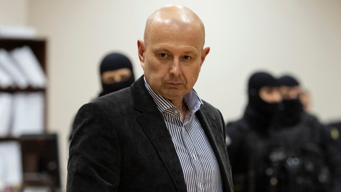 Zľava Matthew Highmore, Erik Gustafsson, Connor Murphy a Alexander Nylander z Chicaga oslavujú gól proti Winnipegu.