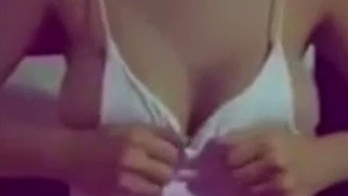 Pomocou mobilu viete zistiť, či má žena implantáty.