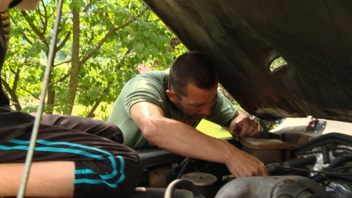 Údržbu auta pred dovolenkou netreba zanedbať