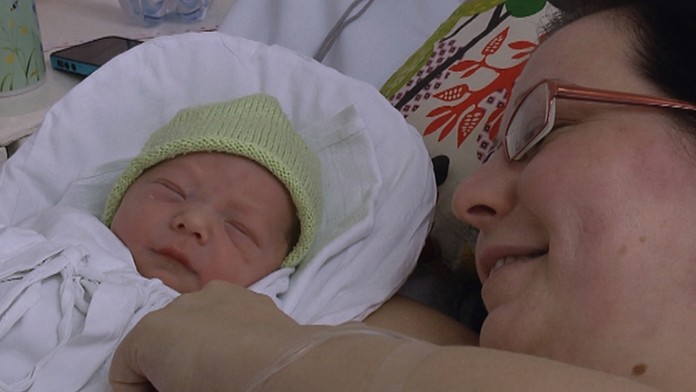 Melinda Szarková porodila Benjamína dve minúty po polnoci v galantskej nemocnici.