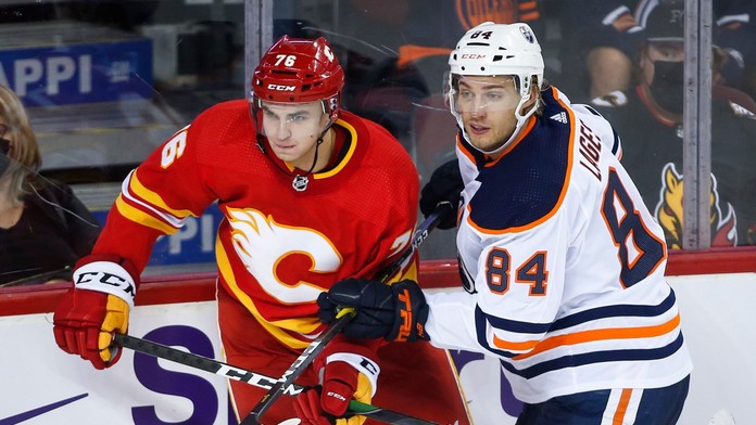 Slovenský útočník pokračuje v Calgary Flames. Na debut v NHL stále čaká