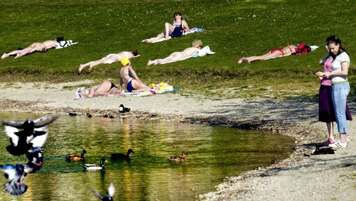 Čaká nás teplý víkend.