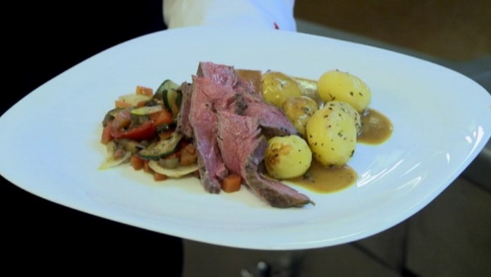 17 ZA Sefkuchar v menze DEMO.transferweb_jpg_bez_watermarku_1.jpg