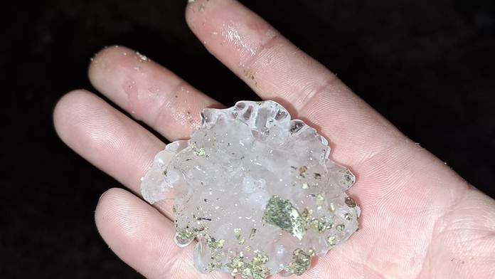 VIDEO: Neďaleko Slovenska vyčíňala supercela. Sprevádzali ju aj päťcentimetrové krúpy