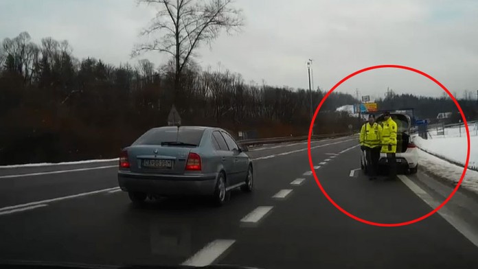 policajti.jpg