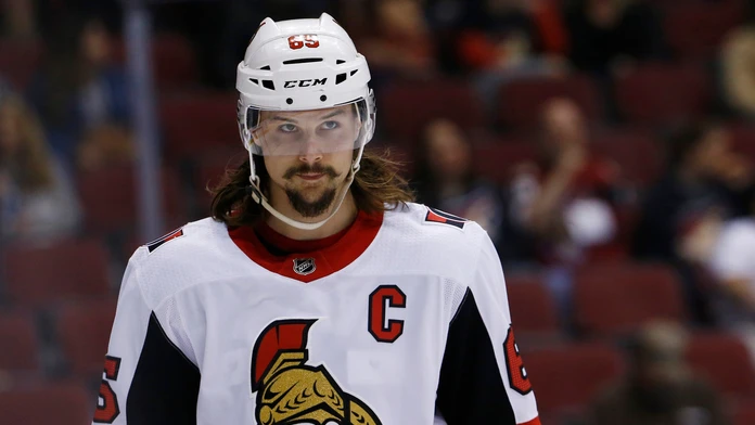 Kapitán Ottawy Erik Karlsson na archívnej snímke.