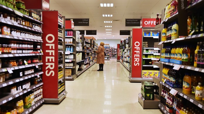 Šialené zdražovanie potravín v Británii: Jedna sieť supermarketov už predáva na splátky
