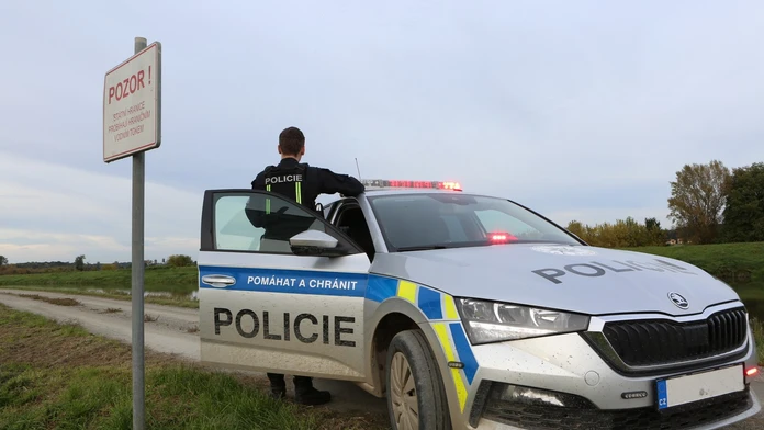 Bič na unikajúcich šoférov. Českí policajti vyvíjajú technológiu, vďaka ktorej môžu na diaľku zastaviť vozidlo