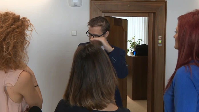 Úradníci musia vysvetľovať rozdeľovanie peňazí.