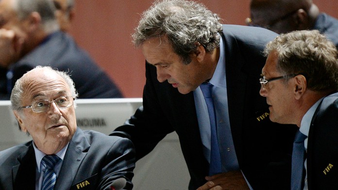 Sepp Blatter, Michel Platini a Jerome Valcke na archívnej snímke.