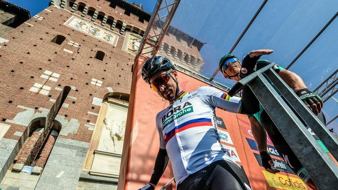 Fanúšikovia v Holmenkollene počas stíhacích pretekov žien.