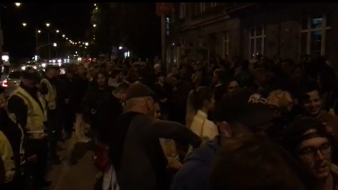 Protest pred domom starostu Starého Mesta Radoslava Števčíka