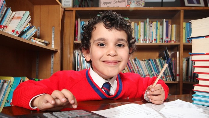 Malý génius Sherwyn Sarabi