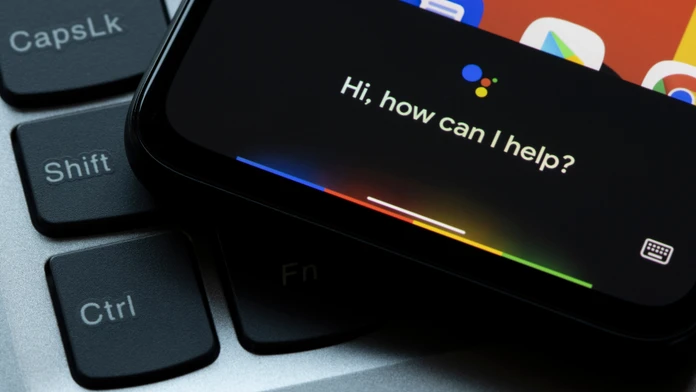 Muž, ktorý tvrdí, že umelá inteligencia od firmy Google je cítiaca bytosť, dostal výpoveď