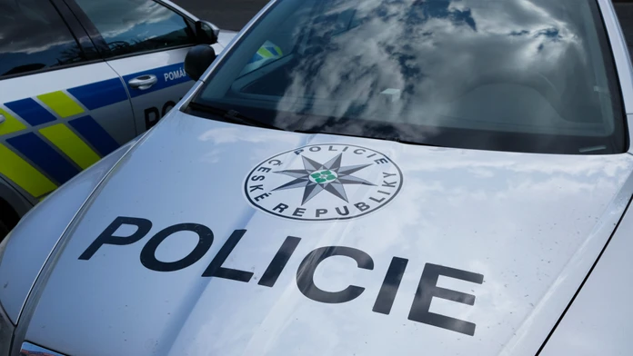 Telo mŕtveho novorodenca našli v kontajneri. Česká polícia pátra po jeho matke