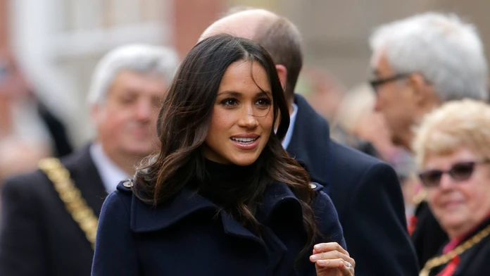 Princ Harry a Meghan Markle prvýkrát medzi ľuďmi od zásnub