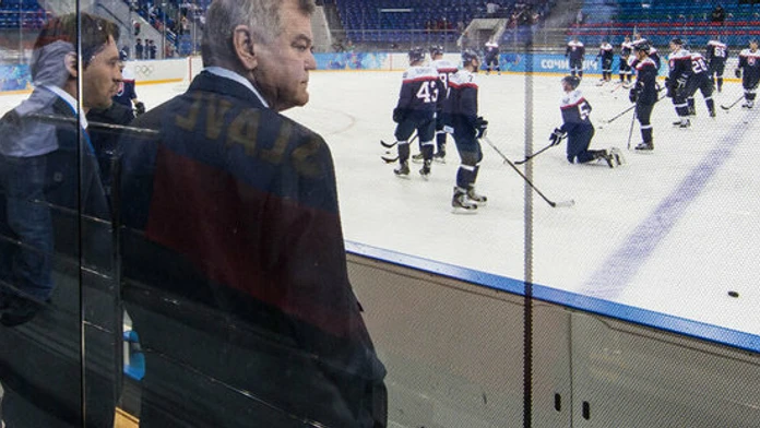 y0b0.vujtek_druhy_zlava_pocas_rozcvicky_kratko_pred_zapasom_slovensko_usa.jpg