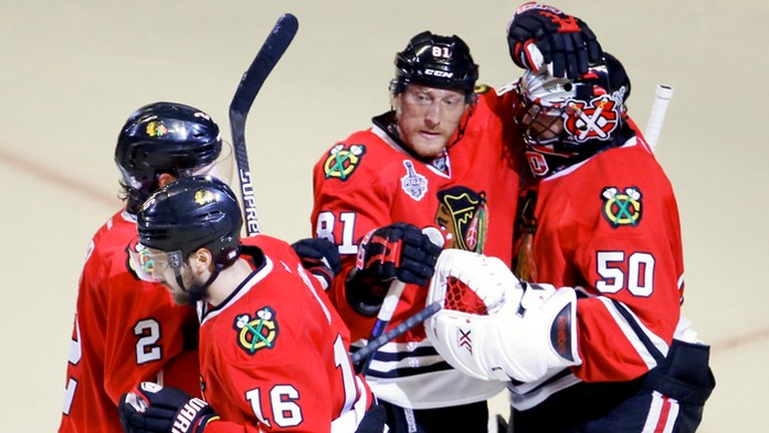 Slovenský hokejista Marián Hossa prispel asistenciou k výhre Chicaga nad Tampou Bay.