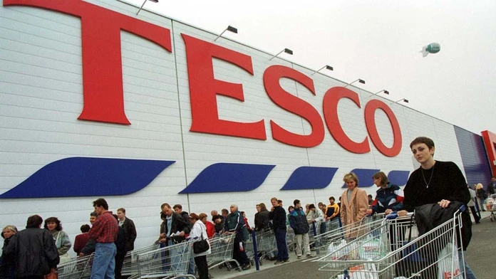 Hypermarket Tesco.