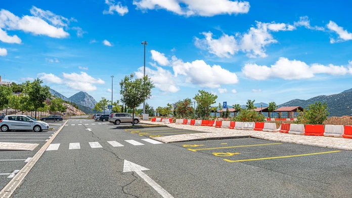Rodičia až po 200 kilometroch zistili, že dieťa zabudli na chorvátskom odpočívadle