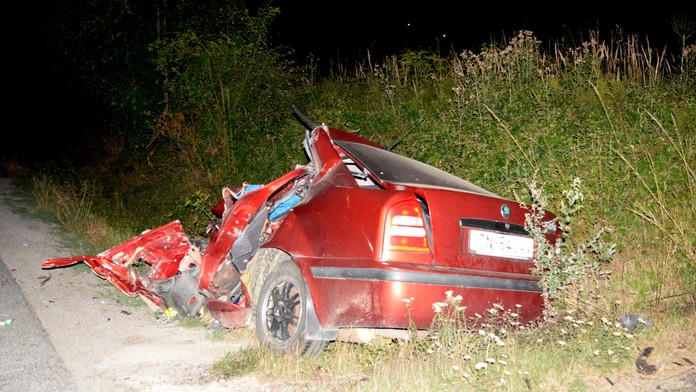 Auto zostalo po nehode totálne zdemolované