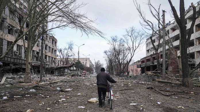 Mariupol už viac neexistuje, pripomína zničené sýrske Aleppo