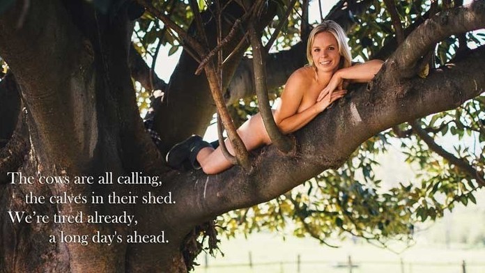 Nahé študentky kvôli charite neváhali ani vyliezť na strom.