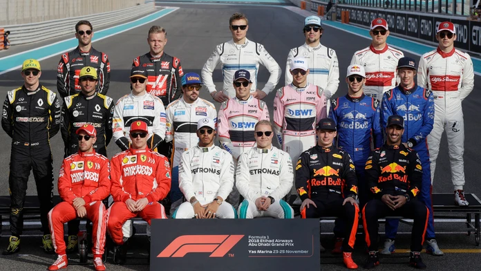 Pretekári F1 sa fotia pred záverečnou Veľkou cenou sezóny F1 v Abú Zabí.