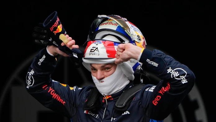 Kvalifikácia na VC Číny pre Verstappena, 100. pole position Red Bullu