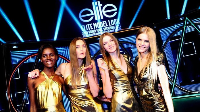 Eva Klímková je tretia zľava