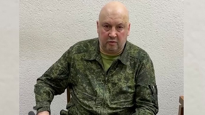 Ruský „generál Armageddon“ končí na čele vzdušných síl. Putin zaňho našiel náhradu
