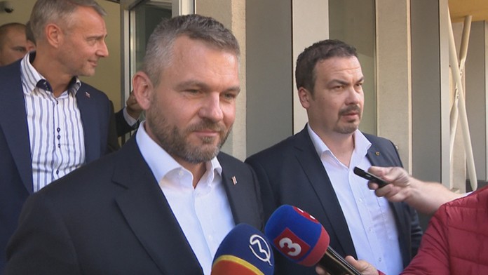 Nathan MacKinnon z Colorada v príprave proti Dallasu.