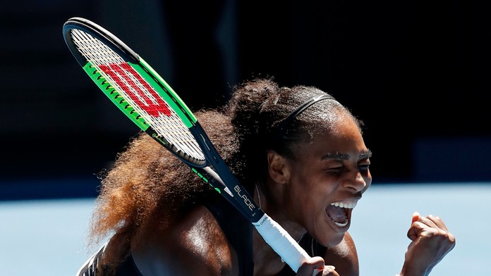 Radosť Sereny Williamsovej po triumfe nad Johannou Kontovou vo štvrťfinále Australian Open