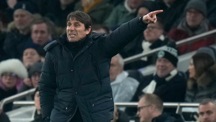 V kabíne Tottenhamu je dusno. Conte zanechal Richarlisonovi cez médiá nemilý odkaz