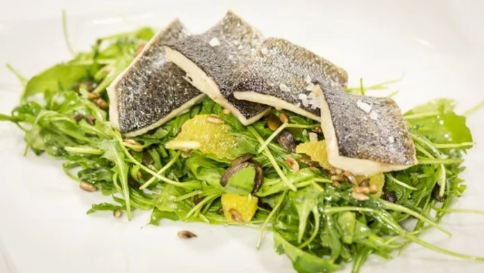 salat-so-pstruhom.jpg