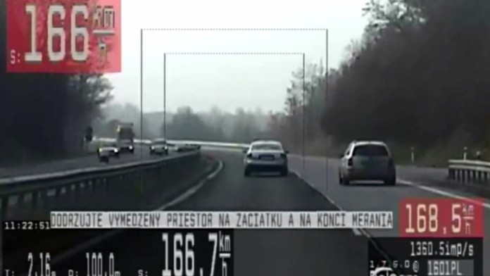 Záznam z policajnej kamery.