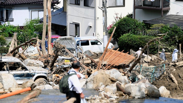 Záplavy a zosuvy pôdy v Japonsku