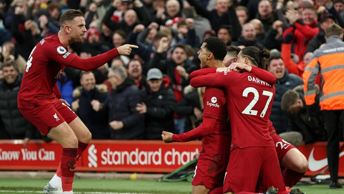 Ako tenis: Liverpool zrovnal Manchester so zemou. Diabli dostali viac gólov, než za posledný mesiac