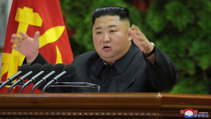 Tomáš Tatar oslavuje so spoluhráčmi z Montrealu gól proti Floride.