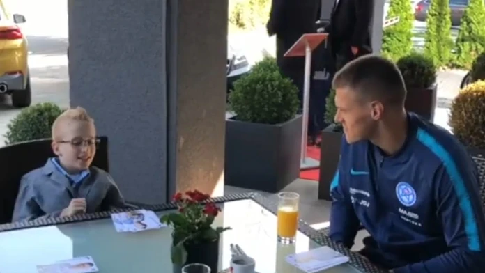 Martin Škrtel s malým Alexom.