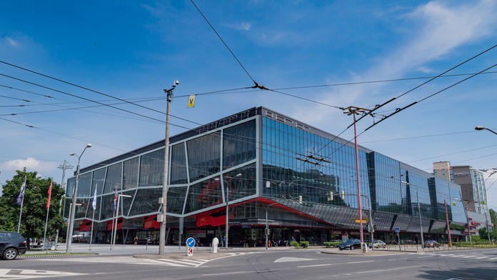 Zimný štadión Ondreja Nepelu.