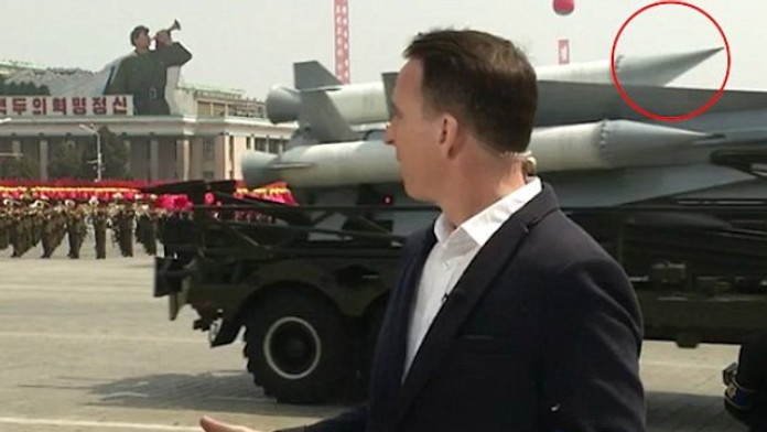 Rakety na veľkolepých severokórejských oslavách vraj boli drevené atrapy