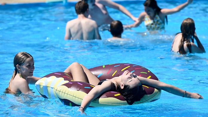 Dieťa vypadlo z auta. 