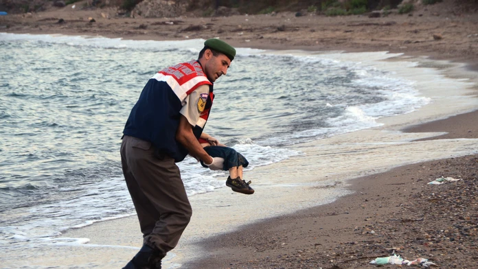 Telo mŕtveho chlapca našli na pláži v tureckom meste Bodrum